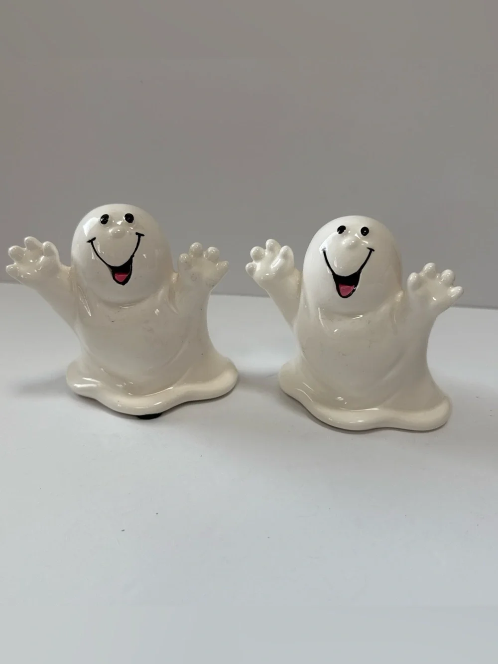 White ceramic ghost figurines Halloween decor Russ decor
